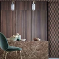 Petite Tile musta pronssinvarinen geometrinen tapetti ruokailuhuoneeseen Cole et Sonilta