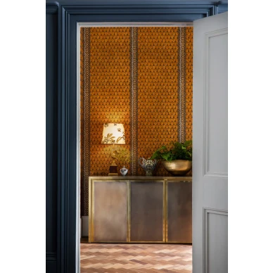 Narina oranssi graafinen tapetti olohuoneeseen Cole et Sonilta 109 10050 image