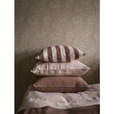 Acanthus vanhanaikainen roosa kukkatapetti Borastapeterilta 2009 image