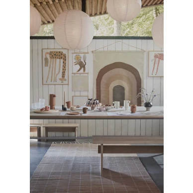 Grid Rug ruskea kaannettava matto ruokailuhuoneeseen OYOYlta image