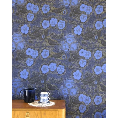 Birger Kaipiainen Kiurujen Yo tummansininen lintutapetti ruokailuhuoneeseen Pihlgren ja Ritolalta 69613 image