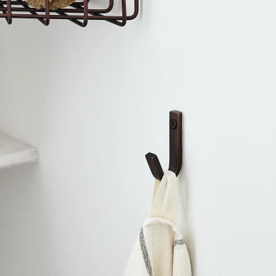 Bath Hook ruskeat koukut kylpyhuoneeseen House Doctorilta 205343003 image