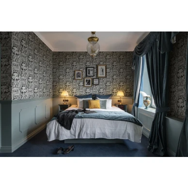 Aqulia Cloud harmaa korallitapetti makuuhuoneeseen Rebel Wallsilta image