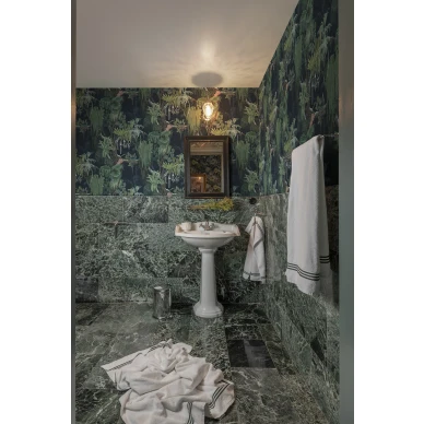 Madagascar vihrea lehtitapetti kylpyhuoneeseenRebel Wallsilta image