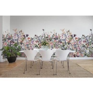May Meadow pastellinvarinen kukkatapetti ruokailuhuoneen muraltapetti Rebel Wallsilta R14532 image