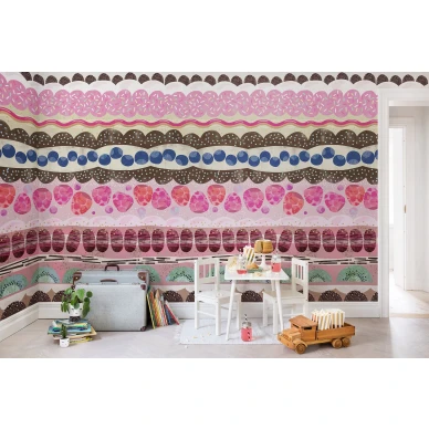 Sugar Stripes roosa raidallinen karkkitapetti Rebel Wallsilta R14621 image