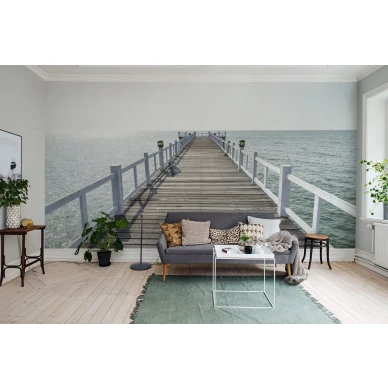 Hampton Pier rauhallinen merihenkinen valokuvatapetti laiturilta Rebel Wallsilta R15261 image