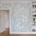 Animal Tree vaalea puutapetti muraltapetti Rebel Wallsilta R15331