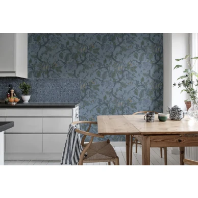 Growing Wilderness sininen kukkakuvioinen muraltapetti keittioon Rebel Wallsilta R13213 image