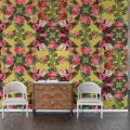 Floral Frida keltainen kukkatapetti olohuoneeseen Rebel Wallsilta R15712