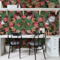 Floral Frida varikas kukkatapetti tyohuoneeseen Rebel Wallsilta R15711