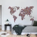 Floral World roosa kukkakuvioinen karttatapetti makuuhuoneeseen Rebel Wallsilta R15821