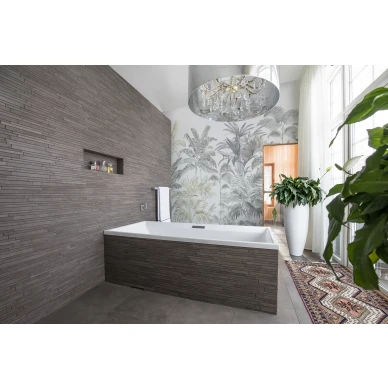 Pride Palms vaalea palmutapetti kylpyhuoneeseen Rebel Wallsilta R15901 image