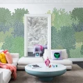 Hideaway vihrea suurikuvioinen puutapetti olohuoneeseen Rebel Wallsilta R16021
