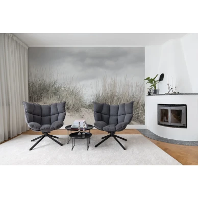 Pale Shore rauhallinen rantavalokuvatapetti olohuoneeseen Rebel Wallsilta R16341 image