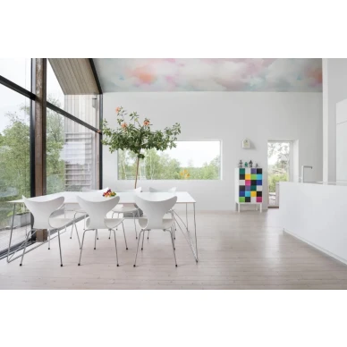 Coral Clouds vaalea pilvitapetti ruokailuhuoneen kattoon Rebel Wallsilta R15411 image