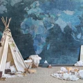 World Map sininen maailmankartta muraltapetti lastenhuoneeseen Rebel Wallsilta R10773