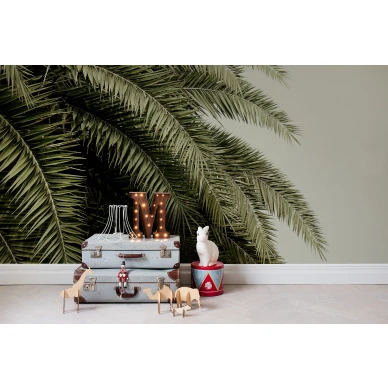 Leaf Love vihrea palmutapetti lastenhuoneeseen Rebel Wallsilta R14001 image