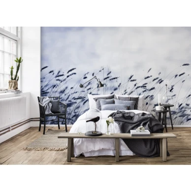 Scandinavian Light sininen ruohotapetti makuuhuoneen valokuvatapetti Rebel Wallsilta R12971 image