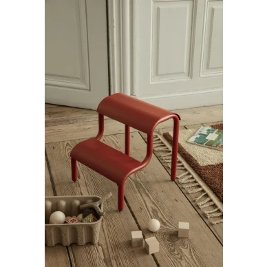 Up Stool punainen jakkara lapsille Ferm Livingilta image