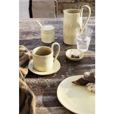 Flow iso keltainen muki Ferm Livingilta image