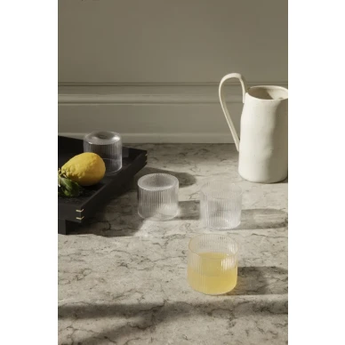 Flow Jug valkoinen posliini juomakannu Ferm Livingilta image