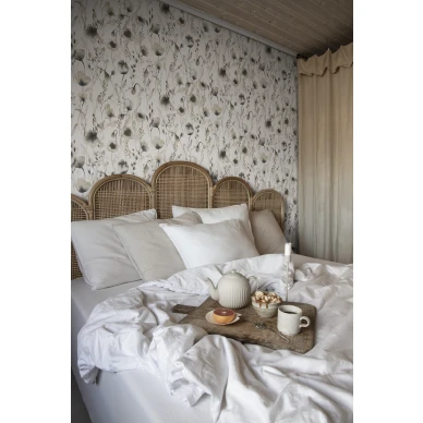 Makuuhuoneen romanttinen tapetti Sandbergilta ruskea kukkakuvio Lo 226 79 image