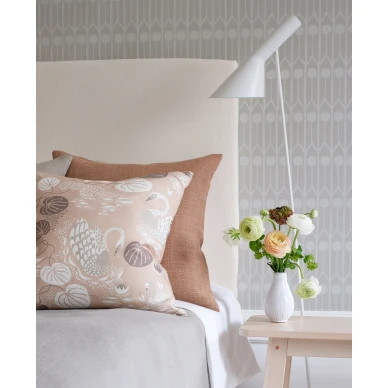 Feathers harmaa beige graafinen tapetti makuuhuoneeseen Littlephantilta 1537 image