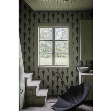 Carey Carrot vihrea porkkanatapetti eteiseen Studio Lisa Bengtssonilta image