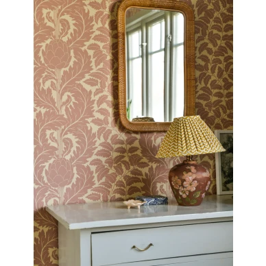 Artichoke roosa kasvitapetti makuuhuoneeseen Langelid von Bromssenilta 22 68 image