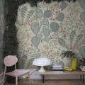 Olohuoneen tapetti Zingkorre vaalealla lehtikuviolla Borastapeterilta 2093