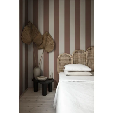 Makuuhuoneen raitatapetti Sandbergilta ruskea punainen Magnus S10104 image