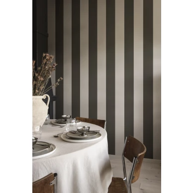 Ruokailuhuoneen raitatapetti Magnus mustavalkoinen levea raita Sandbergilta 516 91 image