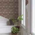 Punainen kukkatapetti Borastapeterilta Blomsterfrojd 3294