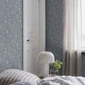 Makuuhuoneen sininen tapetti Angsblomma Borasilta 3272