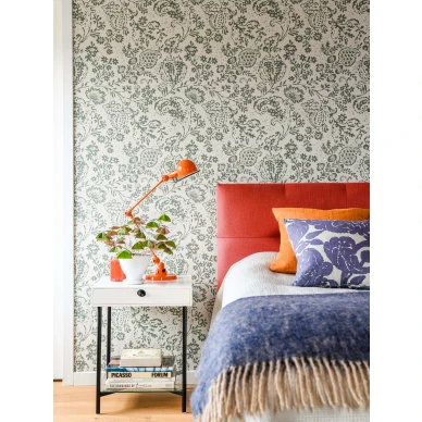 Makuuhuoneen vihrea kukkatapetti Halcyon days Langelid von Bromssenilta 24 55 image