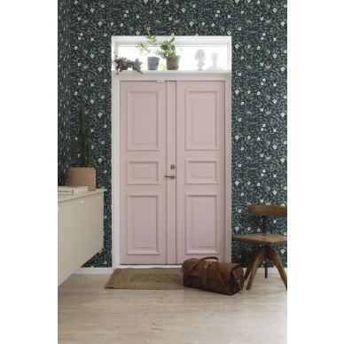 Tummansininen lehtitapetti Rebel Wallsilta Pixie Shore R18113 image