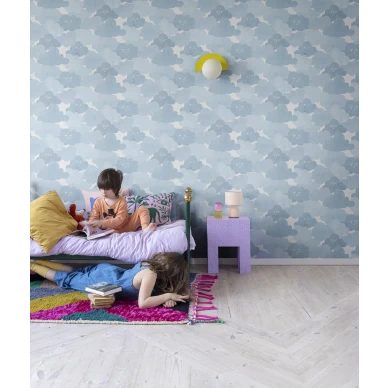 Lastenhuoneen sininen pilvitapetti Happy Clouds Rebel Wallsilta R18142 image