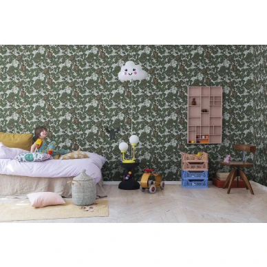 Lastenhuoneen vihrea puutapetti Treehouse Rebel Wallsilta R18014 image
