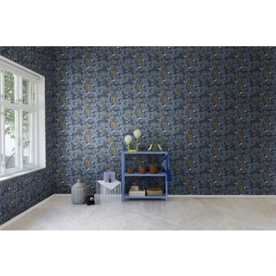 Rebel Wallsin tummansininen puutapetti Treehouse R18012 image