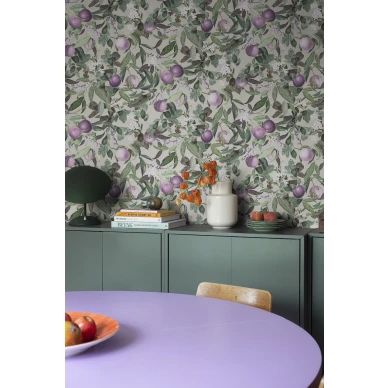 Keittion tapetti Rebel Wallsilta liila hedelmakuvio Peach Valley R17991 image