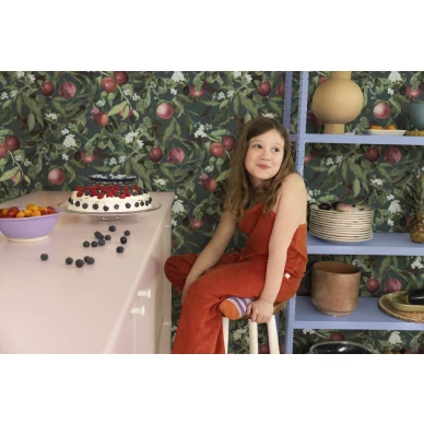 Lastenhuoneen tumma puutapetti Peach Valley Rebel Wallsilta R17993 image