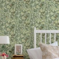 Makuuhuoneen paperitapetti vihrealla lehvistolla Lilla Dockekulla Durolta 062 06