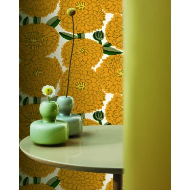 Marimekon keltainen olohuoneentapetti Primavera kukkakuviolla image