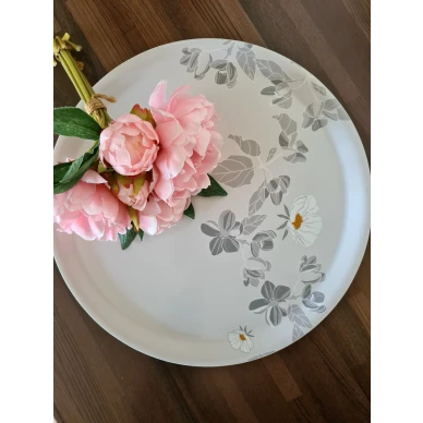 Midsommarbrickan Johanna i vitt image