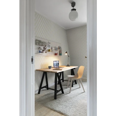 Sandbergin Maskrosen kukkatapetti valkoisella pohjalla ja keltaisilla kukilla image