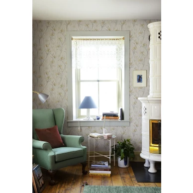 Sandbergin Iris on romanttinen kukkatapetti kodin olohuoneeseen image