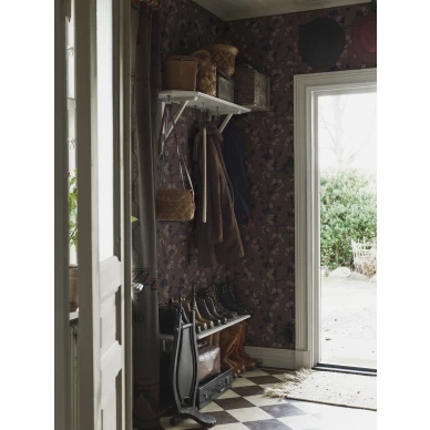 Vanhanaikainen tapetti ruskealla kukkakuviolla Tradgardsstaden 4174 Borastapeterilta image