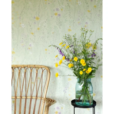 Perinteinen paperitapetti vihrealla kukkakuviolla Kesaniemi 70101 Pihlgren ja Ritolalta image