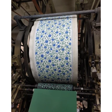 Mustikkatapetti painetaan Suomessa image